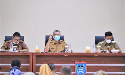Wali Kota Payakumbuh Riza Falepi Dalam Rakor Covid-19 : Jangan kita “bunuh diri” bersama-sama
