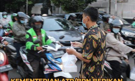 Kementerian ATR/BPN Berikan Takjil Gratis di Lingkungan Kantor