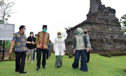 Gus Menteri Sempatkan Kunjungi Candi Rimbi di Jombang