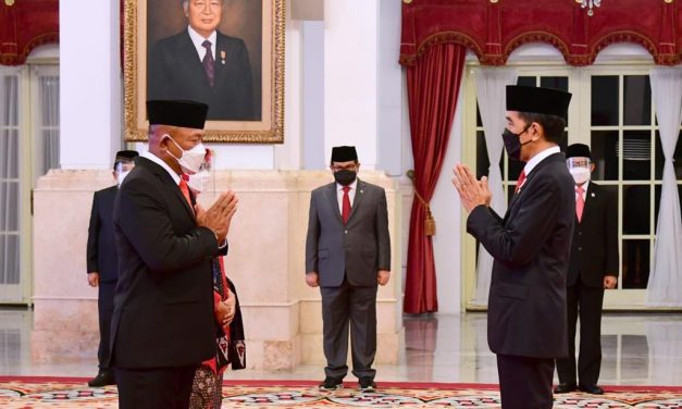 Presiden Jokowi Lantik Kepala BNPB Letjen Ganip Warsito