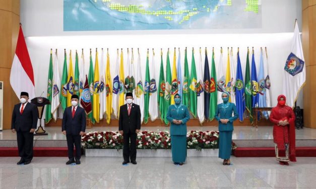 Lantik Ketua TP-PKK Provinsi Kalteng, Tri Tito Karnavian Imbau Segera Susun Program Kerja