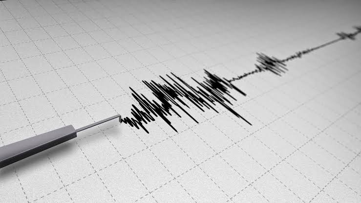 Masyarakat Sejumlah Daerah Rasakan Guncangan Kuat Gempa M7,2