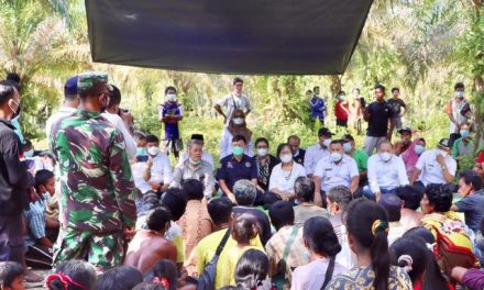 Wamen ATR/Waka BPN berkunjung dan berdialog dengan Orang Rimba Hitam Hulu