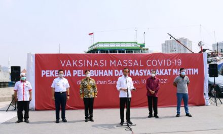 Tinjau Vaksinasi di Pelabuhan Sunda Kelapa, Presiden: Perlindungan bagi Pekerja