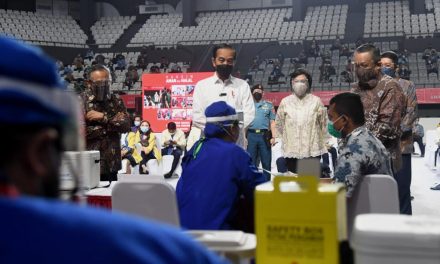 Presiden Tinjau Vaksinasi bagi Pelaku Sektor Jasa Keuangan