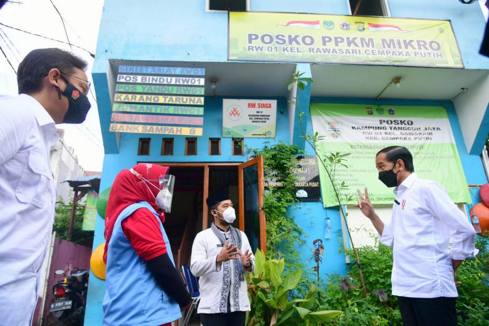 Presiden Tinjau Langsung Pelaksanaan PPKM Mikro di Kelurahan Rawasari