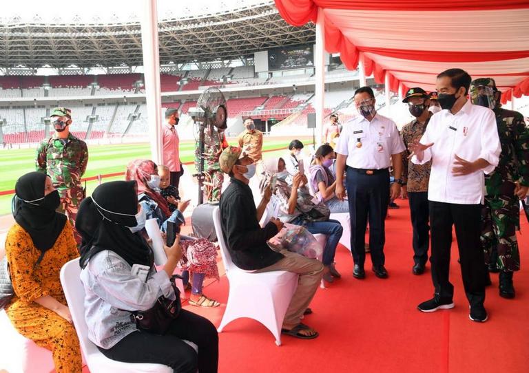 Presiden Minta TNI-Polri Turut Sukseskan Target Dua Juta Vaksinasi pada Bulan Agustus