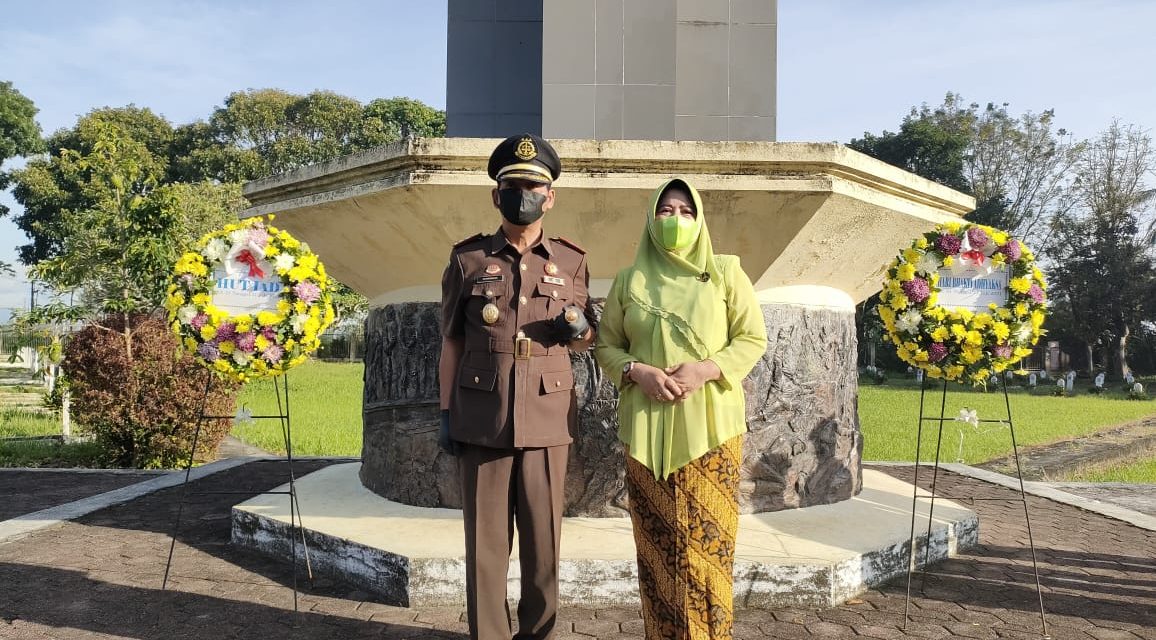 Peringati Hari Bakti Adhyaksa Ke 61, Kejari Payakumbuh Upacara Di Taman Makam Pahlawan