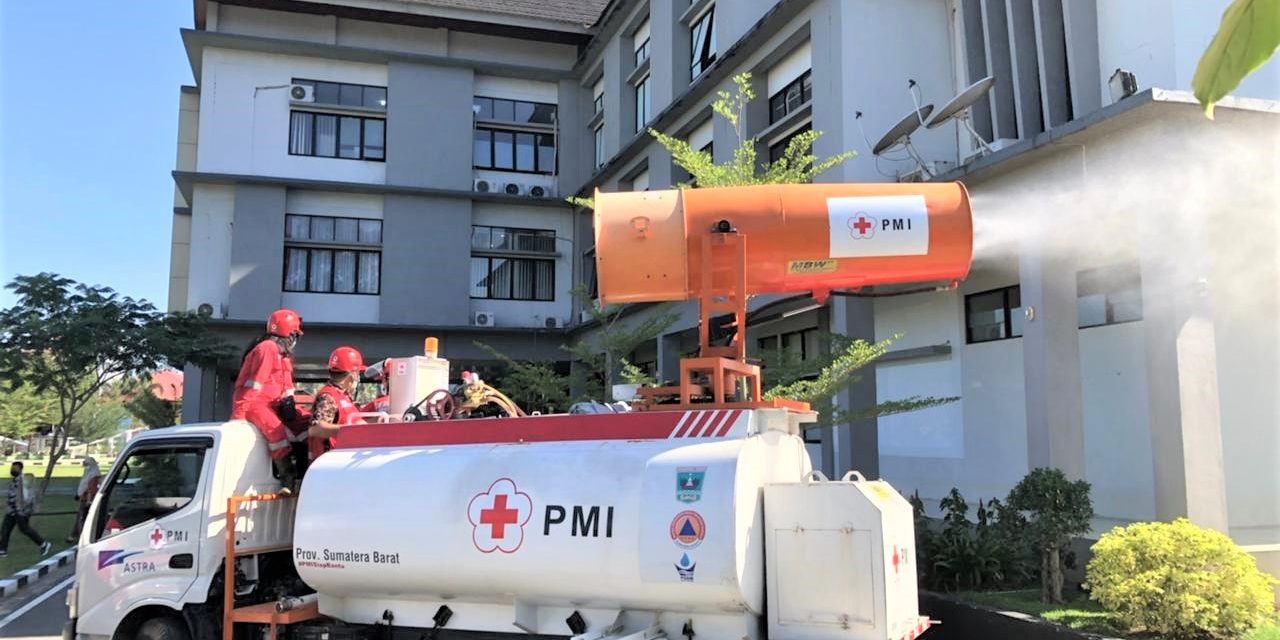 Pagi Ini PMI Sumbar Semprot Kantor Walikota