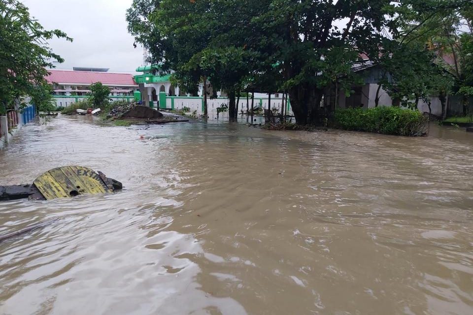 Banjir dan Longsor Landa Tiga Kabupaten di Sulsel, Satu Warga Dilaporkan Meninggal Dunia