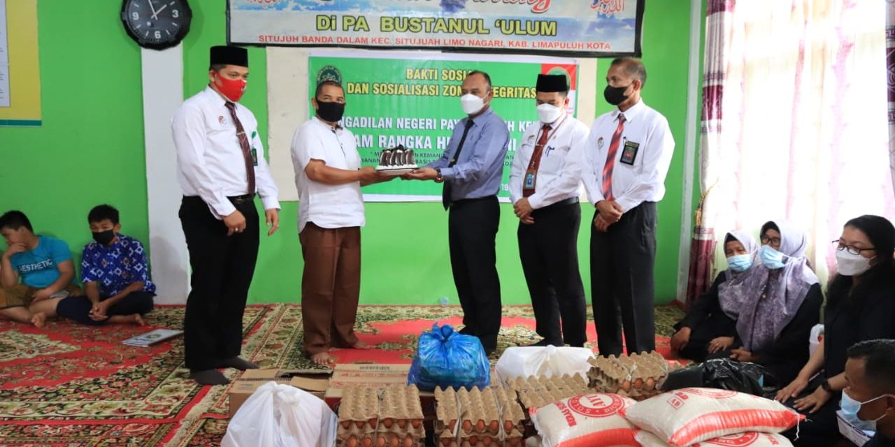 Mahkamah Agung Berulang Tahun, Para Wakil Tuhan Di PN Kota Payakumbuh Berbagi Sembako Dengan Panti Asuhan