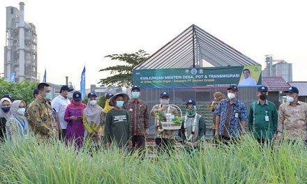 Halim Iskandar Tinjau BUMDes Mbangun Deso yang Sukses Kelola Desa Wisata Edupark