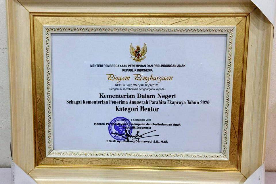 Kemendagri Raih Penghargaan Anugerah Parahita Ekapraya