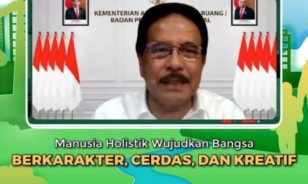 Manusia Holistik Wujudkan Bangsa Berkarakter, Cerdas, dan Kreatif