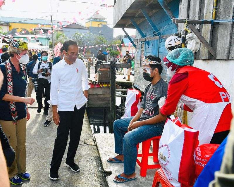 Presiden Joko Widodo Targetkan 70 Persen Penduduk Tervaksinasi di Akhir Tahun