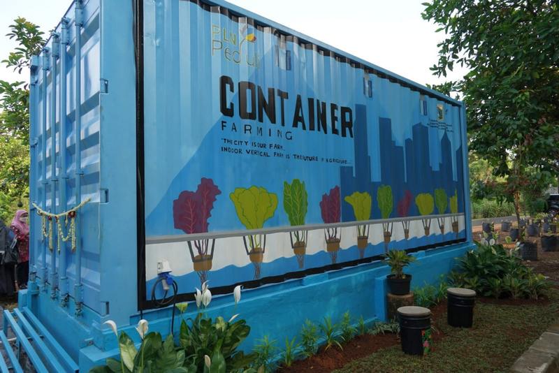 PLN Dukung Program Container Farming Pertama di Ibu Kota, Percepat Masa Tanam Hidroponik