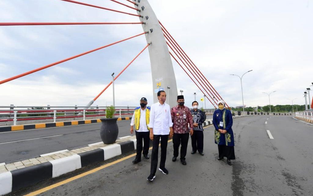 Resmikan Jembatan Sei Alalak, Presiden: Manfaatkan dengan Baik