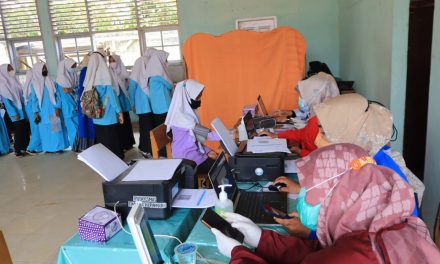 Kepsek SMPN 8 Payakumbuh Hendri S Optimis Capai 70 Persen Lebih Siswa Ikut Vaksinasi