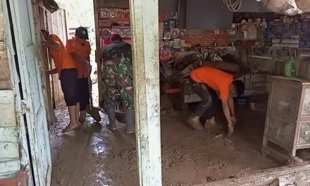 Banjir Bandang yang Telah Surut Rusakkan Dua Rumah Warga Dharmasraya