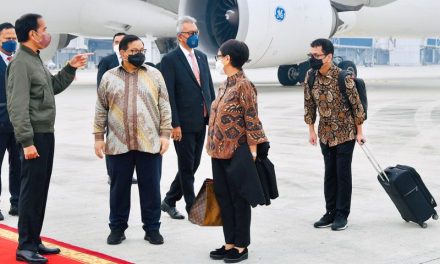Tiba di Tanah Air, Presiden Langsung Jalani Karantina