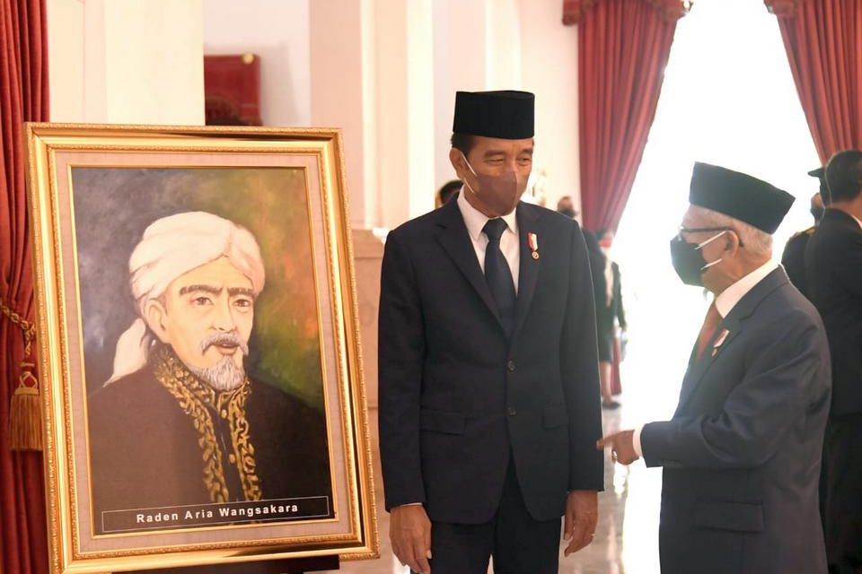 Presiden Anugerahkan Gelar Pahlawan Nasional kepada Empat Tokoh dan Tanda Kehormatan kepada Para Nakes yang Gugur