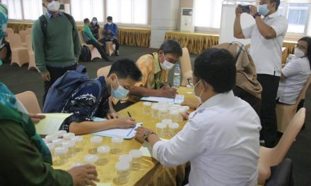 Kemendagri Gelar Tes Urin Tegakkan P4GN dan PN di Lingkungan Kerja