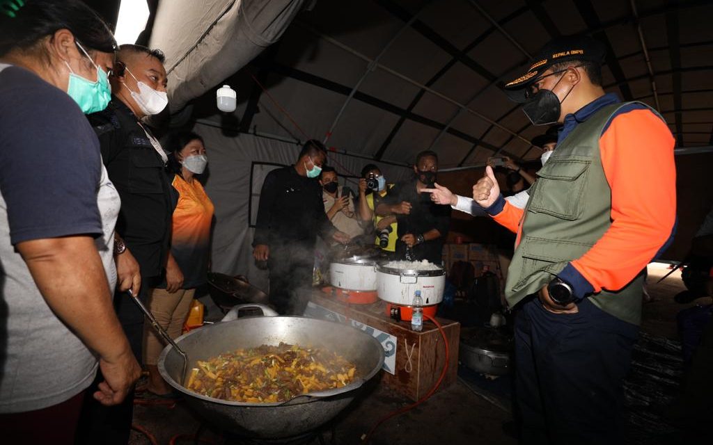 Pastikan Kondisi Tertangani dengan Baik, Kepala BNPB Kunjungi Lima Posko Pengungsian Banjir Kalimantan Tengah