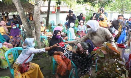 TP PKK Salurkan Bantuan Makanan Bergizi bagi Masyarakat di NTB