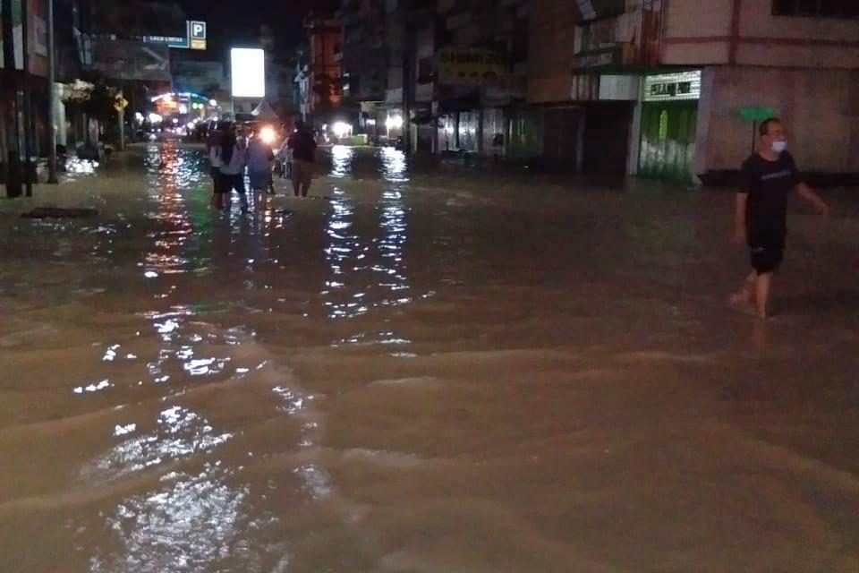 [Update] – Hingga Tengah Malam, Banjir Wilayah Kota Tebing Tinggi Belum Surut
