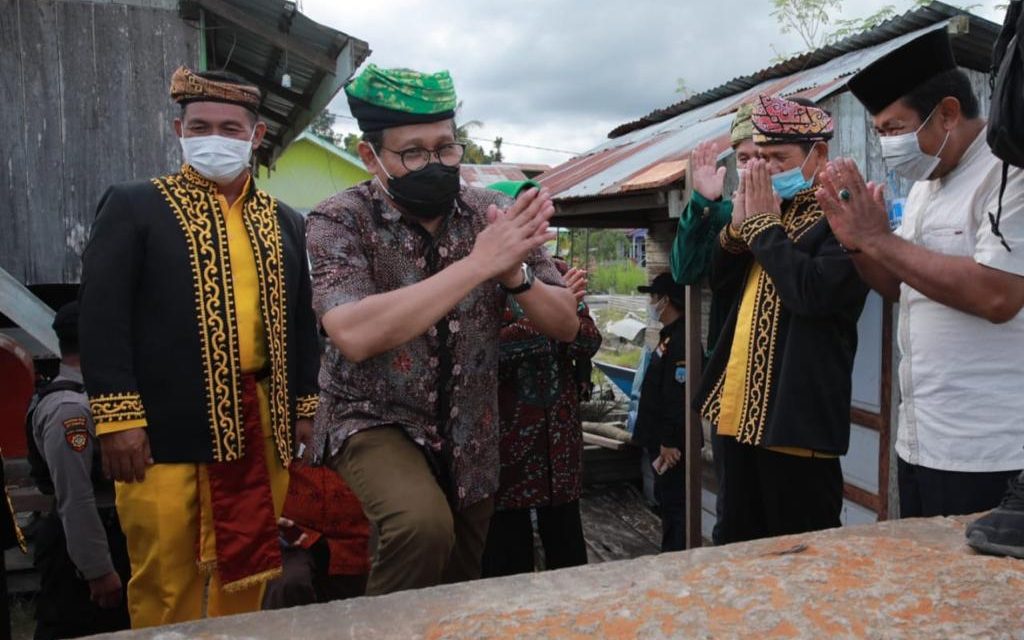 Berbalas Pantun dengan Warga Tidung di Kaltara, Gus Halim : Adat Istiadat Desa Kekayaan Luar Biasa