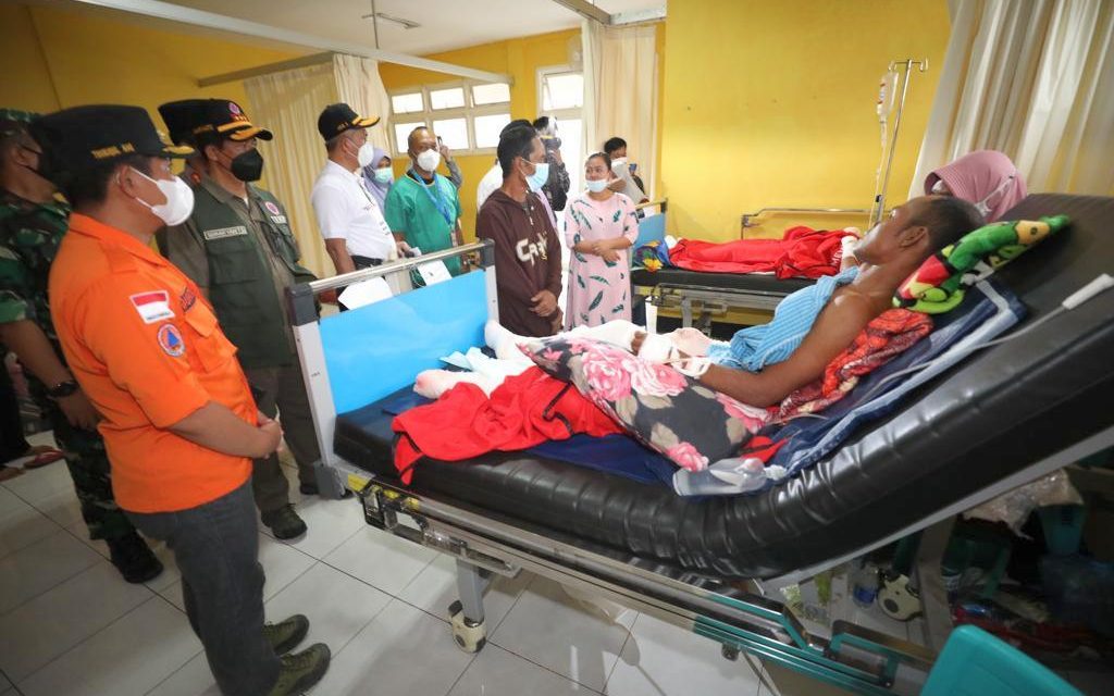 Kepala BNPB dan Menko PMK Tinjau Korban Terdampak APG di RSUD Pasirian