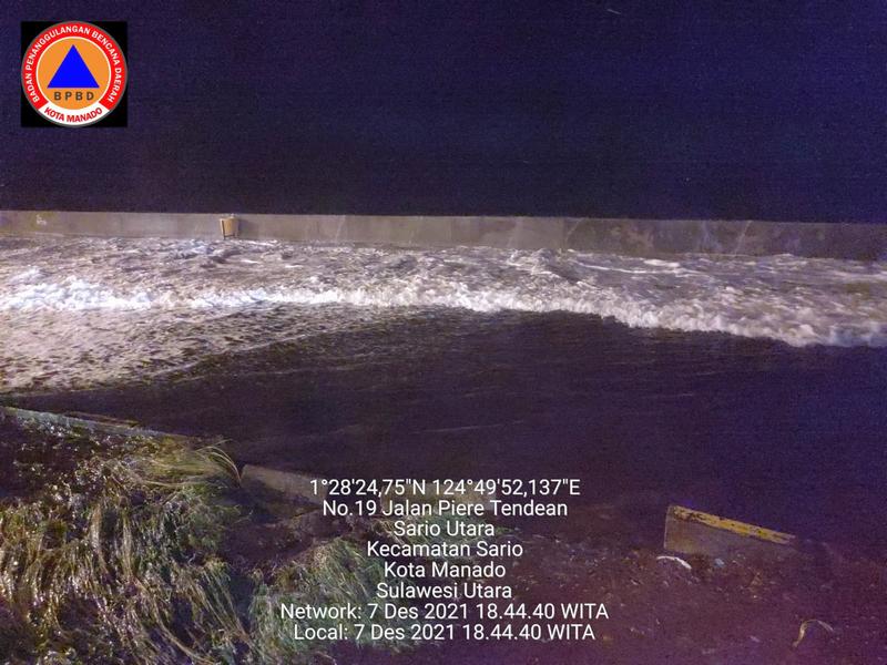 Banjir ROB Terjang Kota Manado