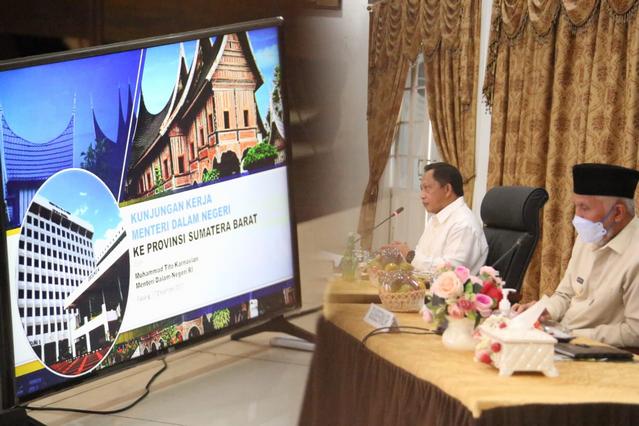 Ajak Dialog Kepala Daerah di Sumbar, Mendagri Cari Solusi Hambatan Vaksinasi