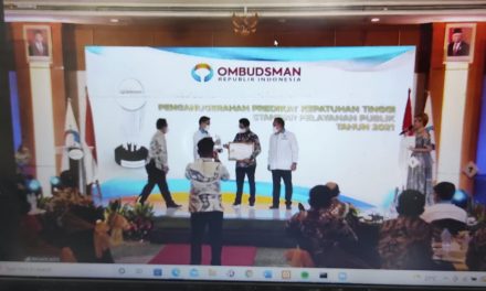 Peringkat Pertama, Kota Payakumbuh Terima Penganugerahan Predikat Kepatuhan Tinggi Standar Pelayanan Publik Tahun 2021