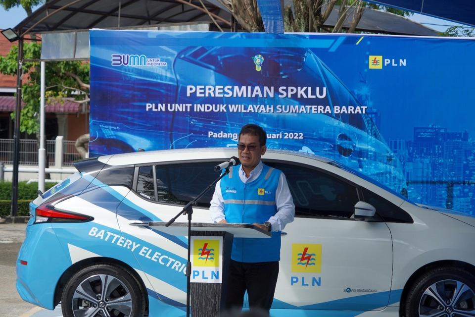 Terus Dorong Ekosistem EV, PLN Operasikan SPKLU Pertama di Sumbar