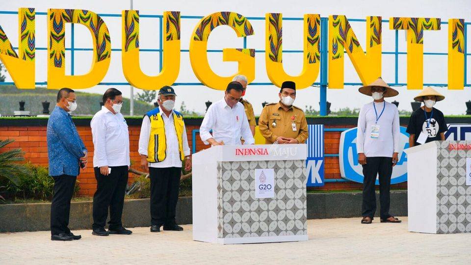 Presiden Jokowi Resmikan Bendungan Randugunting di Blora