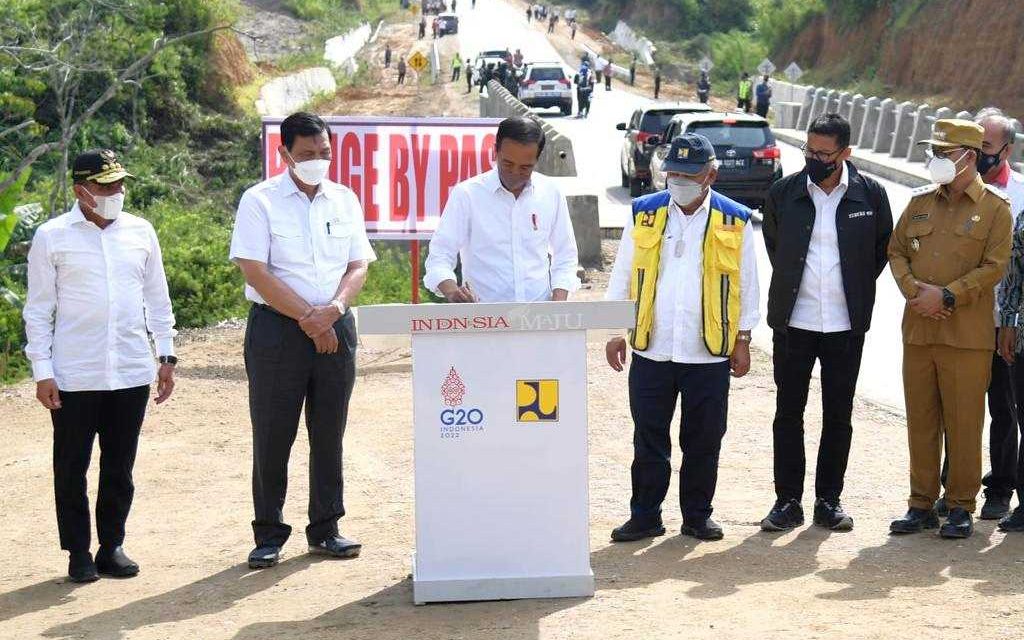 Presiden Jokowi Resmikan Jalan Bypass Balige