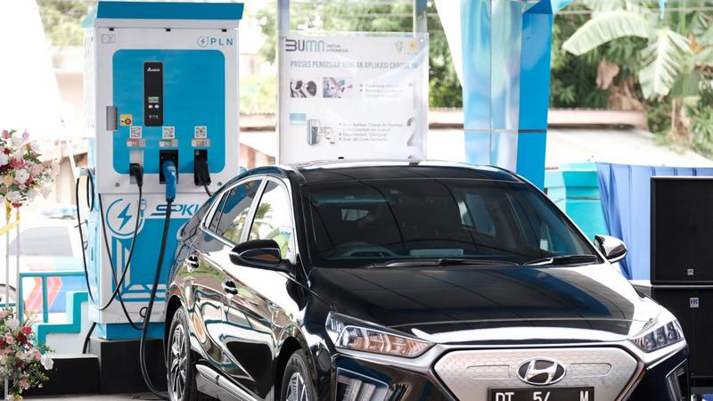 Dukung Ekosistem Kendaraan Listrik, PLN Operasikan 104 Unit SPKLU di 38 Kota