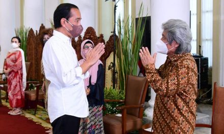 Presiden Jokowi Bertemu Sejumlah Seniman Senior di Istana Bogor