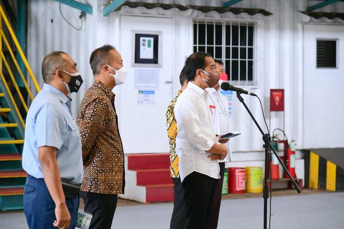Presiden Dorong Percepatan Vaksin Penguat bagi Pekerja Industri di Tanah Air