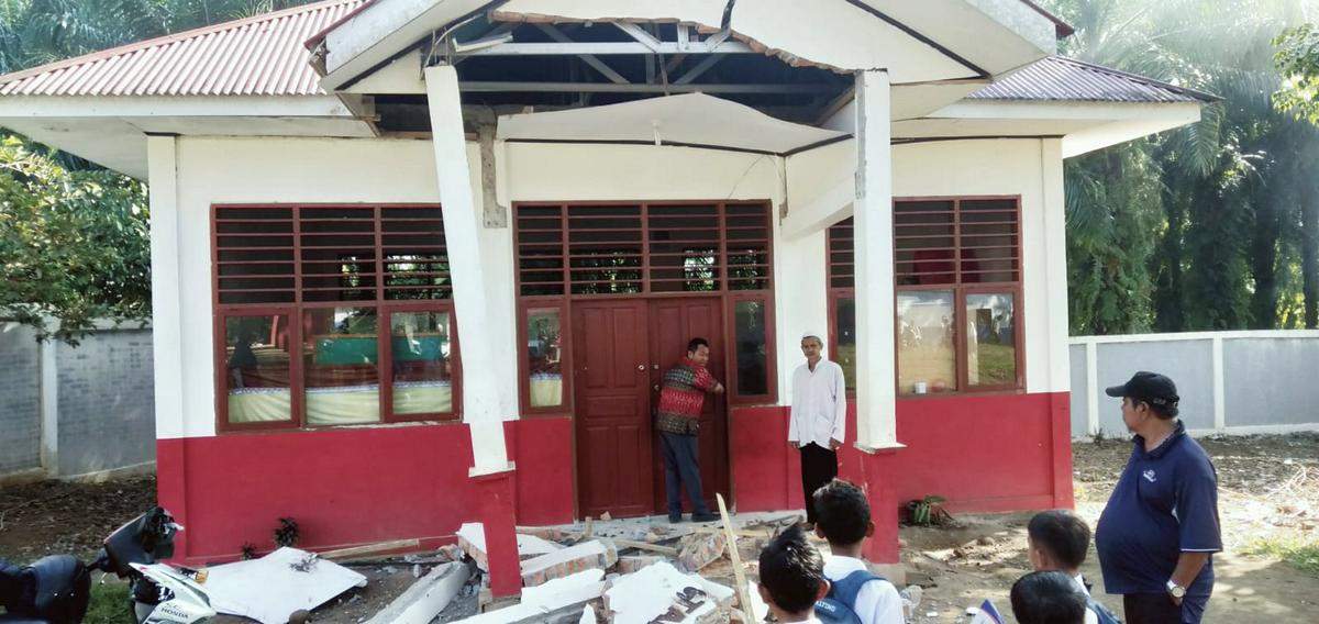[Update] – Enam Ribu Warga Sumatra Barat Mengungsi Pascagempa M6,1