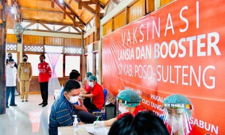 Presiden Jokowi Tinjau Program Vaksinasi di Kota Bitung