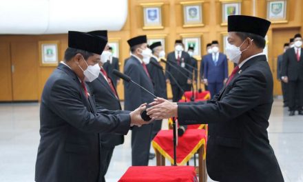 Mendagri Lantik Suhajar Diantoro Jadi Sekjen Definitif Kemendagri