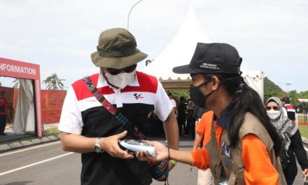 Bagikan 9.000 Paket Prokes, Penonton MotoGP Mandalika Apresiasi Dukungan BNPB