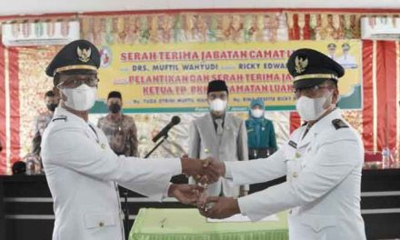 Laksanakan Sertijab Camat Luak, Bupati Safaruddin Ingatkan Camat Tingkatkan Kinerja