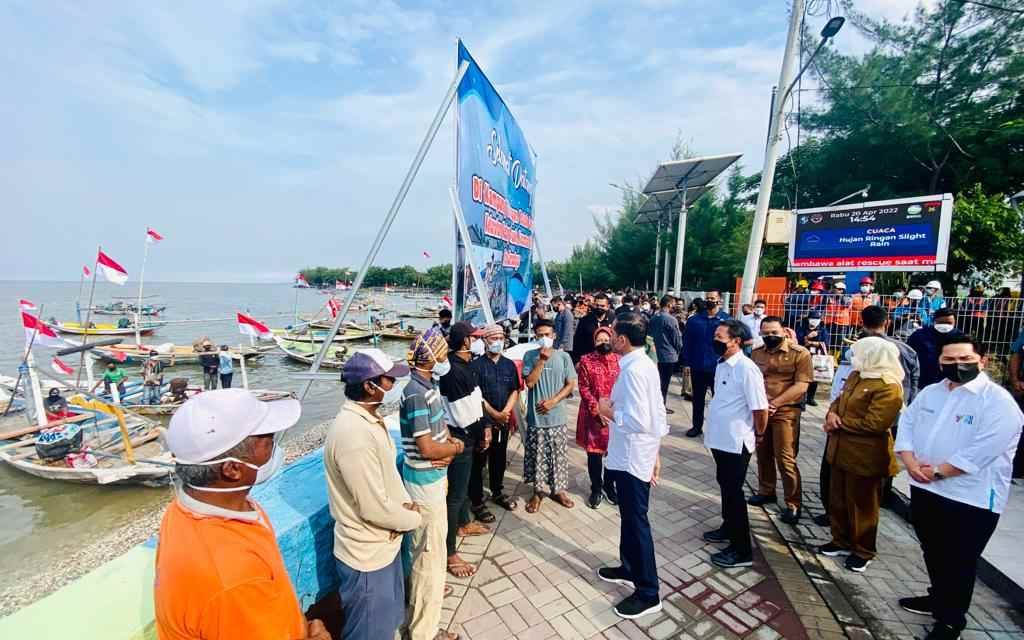 Presiden Jokowi Tinjau Kampung Nelayan Bulak di Surabaya