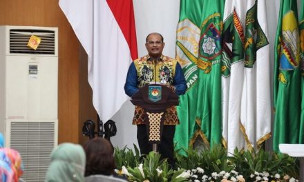 Mendagri Terbitkan SE, Ingatkan Kumpul Makan Saat Halalbihalal Rawan Penularan Covid-19