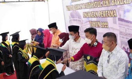 Warga Baruah Gunuang Bersuka Cita, Bupati Hadiri Wisuda 50 Tahfiz Qur’an