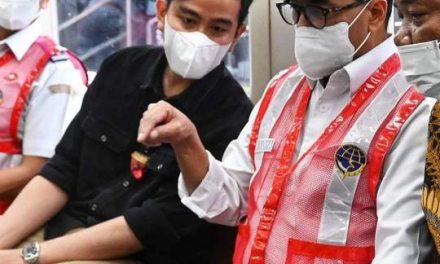 Menteri Perhubungan meninjau progres pekerjaan Jalur Kereta Api Solo Balapan–Palur