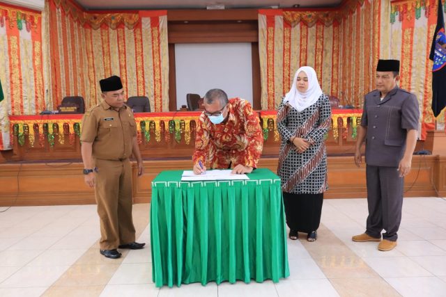 Wali Kota Dan DPRD Kota Payakumbuh Sahkan Perda Trantibum
